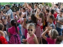 На 1 юни децата на Дряново пяха и се забавляваха  с поп-идола Рафи